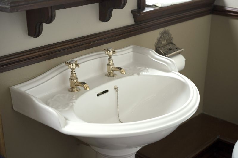 Pedestal Sink Setup